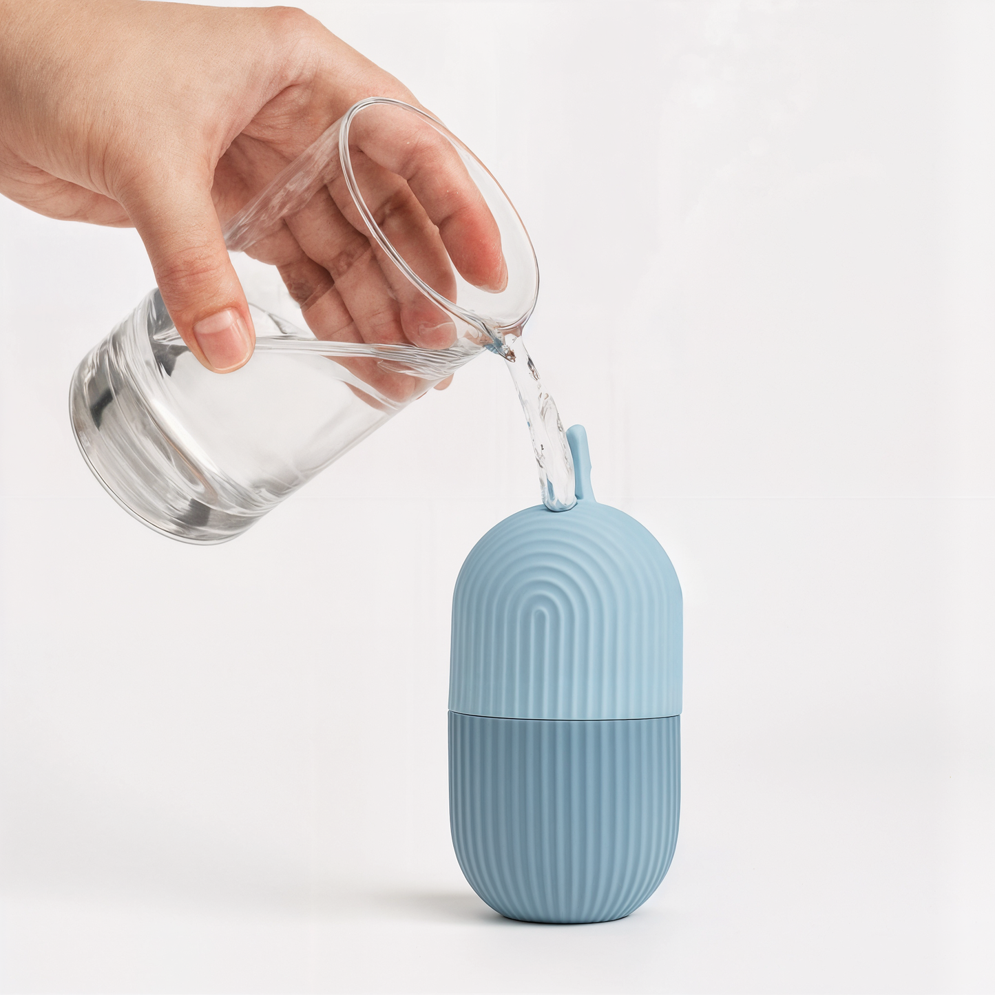 Careli professional cooling roller for soothing skin, improving blood flow, and reducing redness and itching.